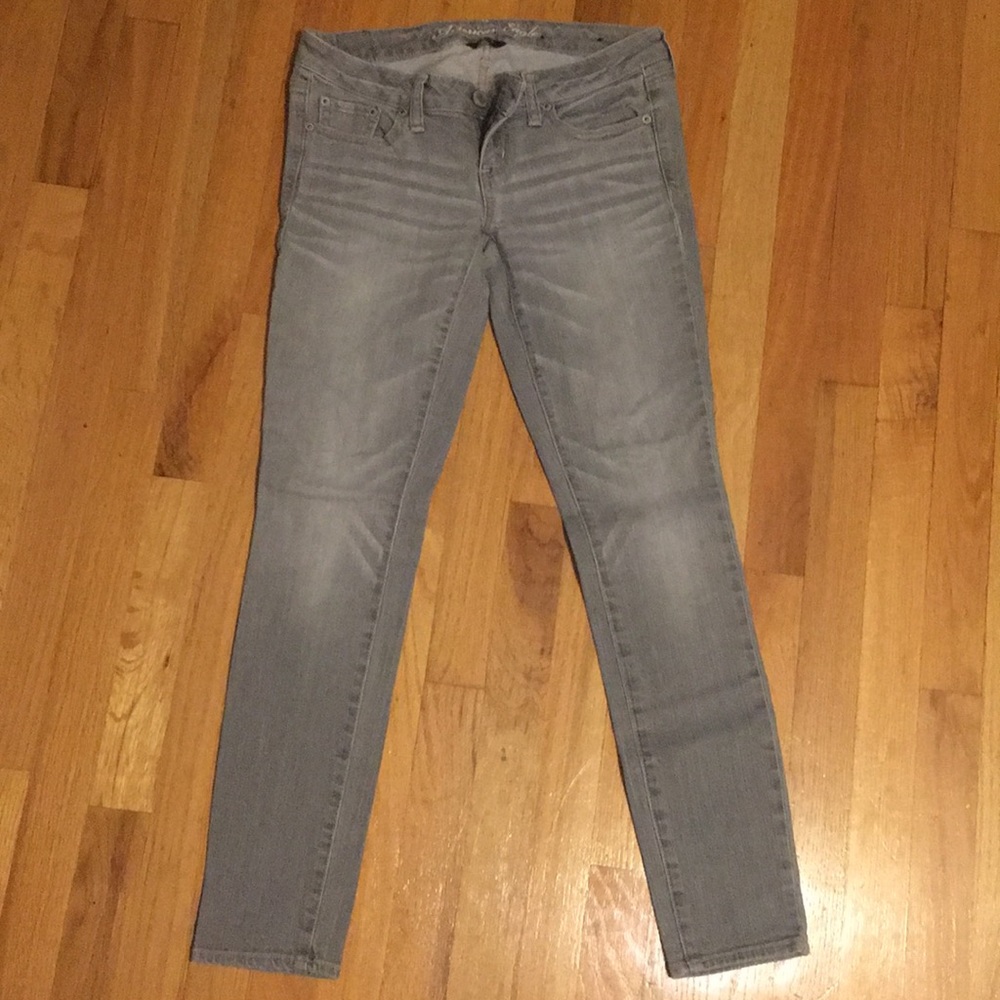 Size 4 Grey American Eagle Skinny Jeans